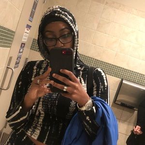 Meet your Posher, Carla